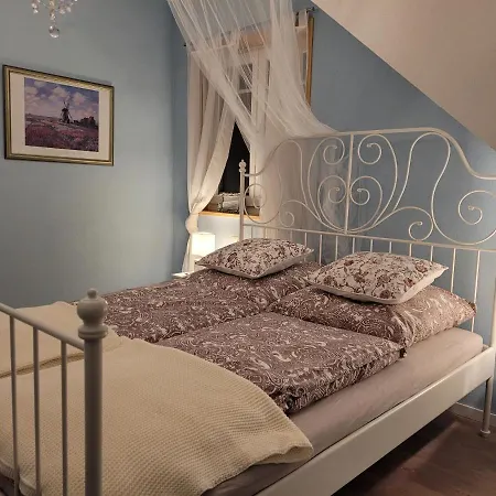 In Der Alten Gaertnerei B&B Martin Mueller * نويهورف أن دير تْسين